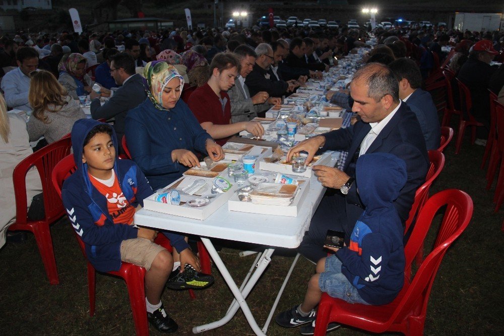 Tarihi Namazgah Tabyaları’nda iftar açtılar