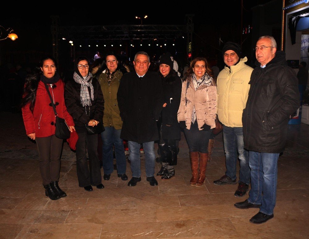 Kuşadası’nda Christmas kutlaması