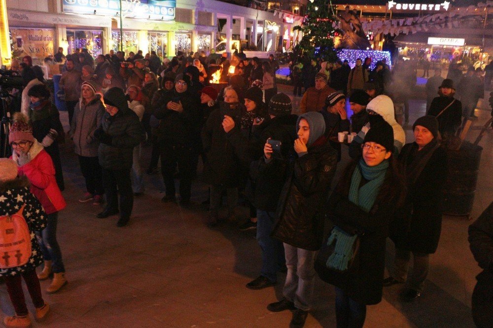 Kuşadası’nda Christmas kutlaması