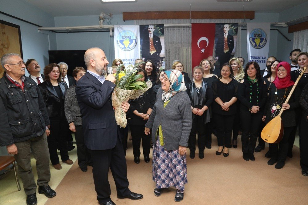 Turgutlu Belediyesinden huzurevinde muhteşem konser