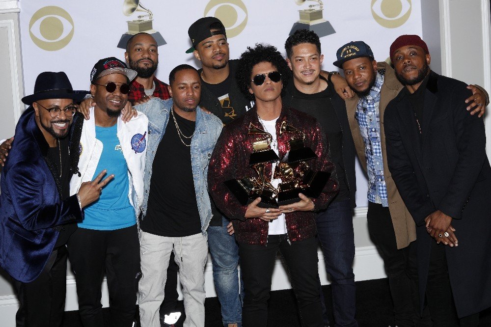 Bruno Mars, Grammy Ödülleri’ne damga vurdu