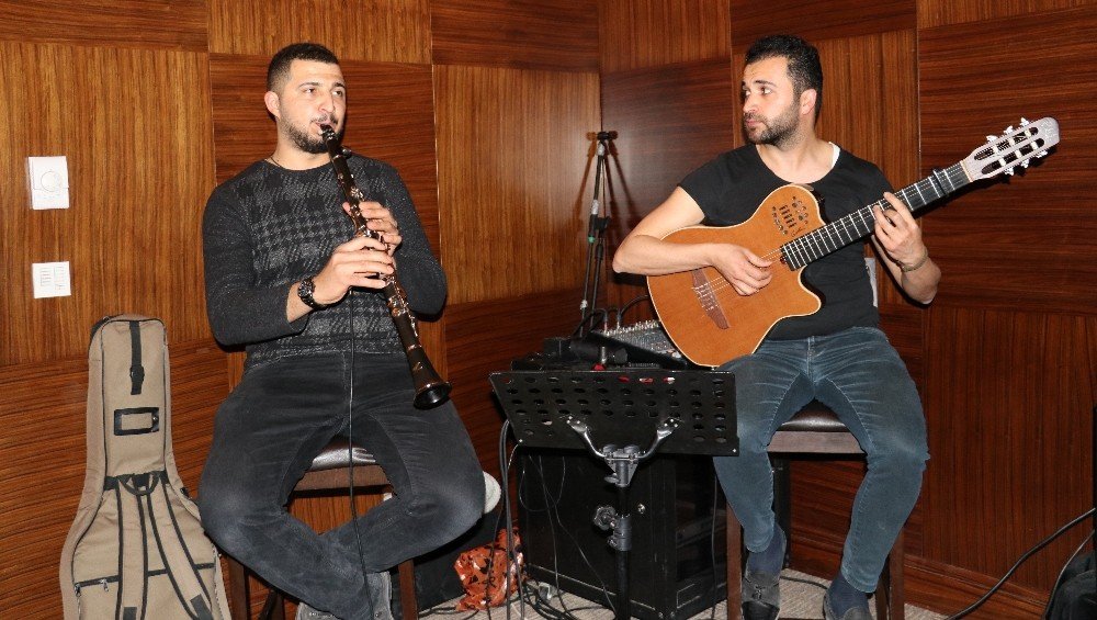 Hilton’da canlı müzik keyfi