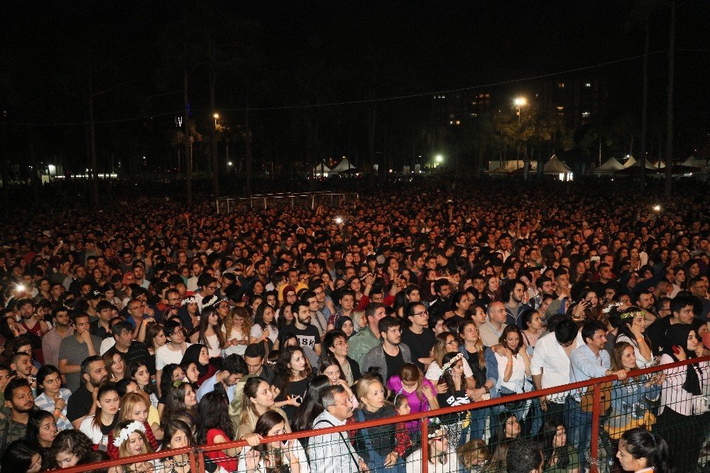 Gitar festivalinin son gününde Adanalı sanatçılar coşturdu