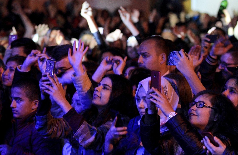 Dastar ve Kuzugöbeği Festivali’nde Koray Avcı rüzgarı