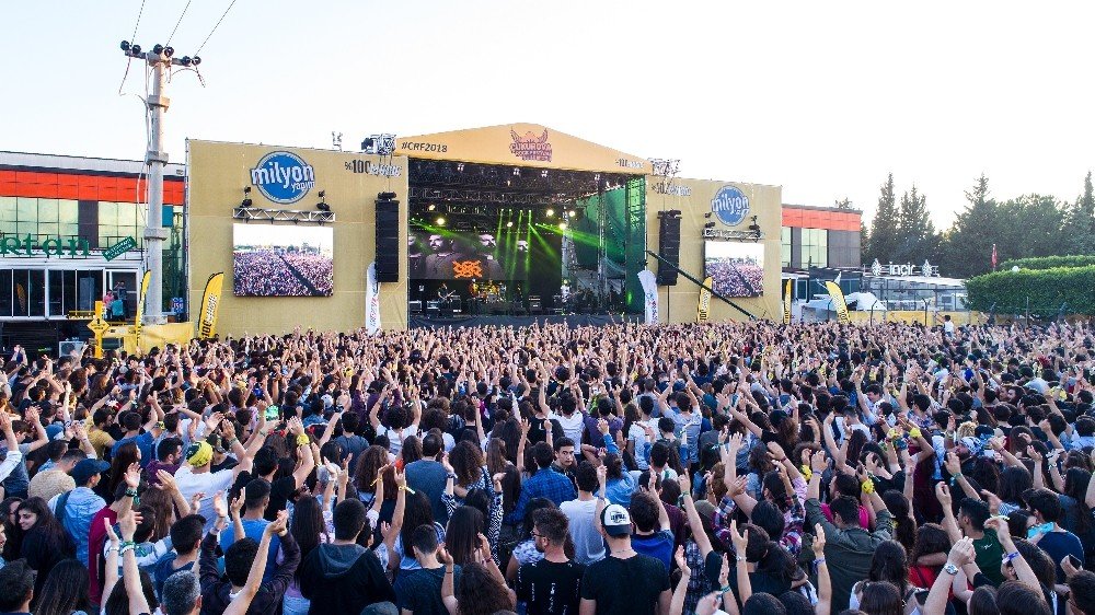 Çukurova Rock Festivali 80 bin müzikseveri ağırladı