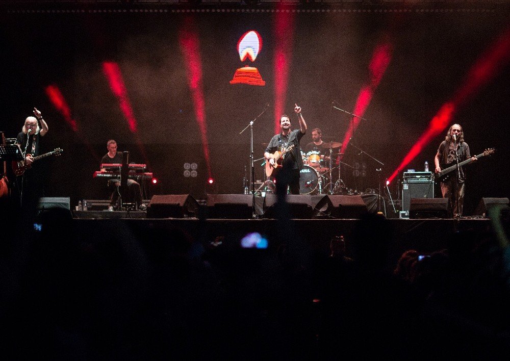 Çukurova Rock Festivali 80 bin müzikseveri ağırladı