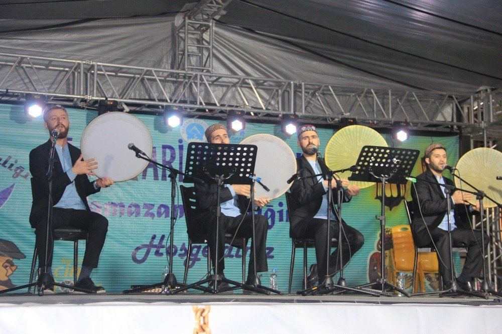 Grup Teylani Hakkari’de konser verdi