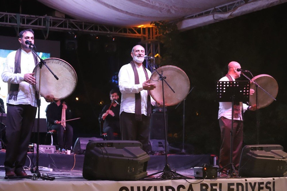 Grup Tillo sınırda konser verdi