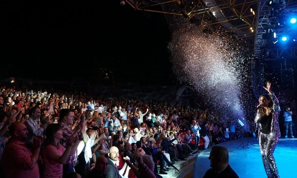 Bursa Festivali’nde ‘Despina Vandi’ rüzgârı