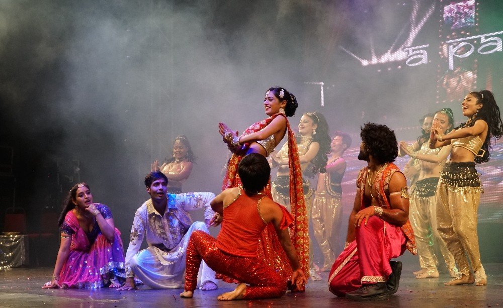 Bursa Festivali’nde ’Passage To Bollywood’ Rüzgarı’