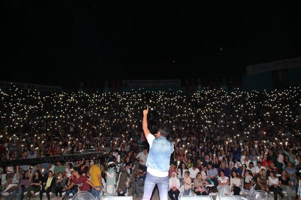 İlyas Yalçıntaş’la Akşehir’de romantik gece