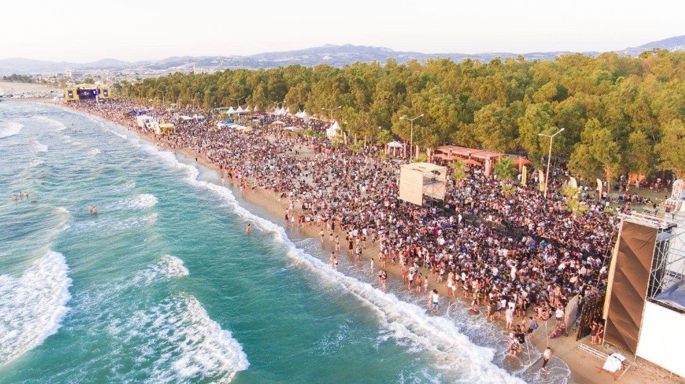 Kuşadası Gençlik Festivali devam ediyor