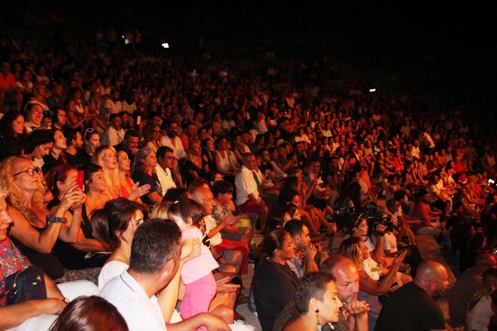 Levent Yüksel, Bodrum da hem coşturdu, hem duygulandırdı