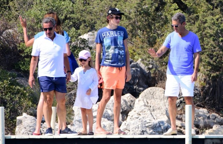 Sarkozy ve dünyaca ünlü şarkıcı eşi Bodrum’da