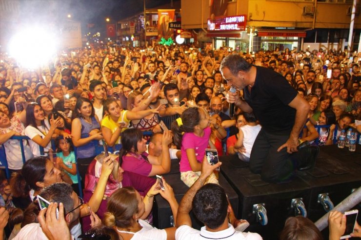 Haluk Levent’e balkondan taze ayran