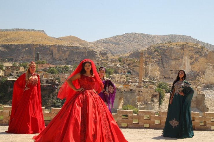 Rus ve Ukraynalı mankenler Hasankeyf’i salladı