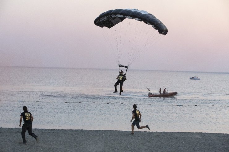 Zeytinli Rock Festivali 250 bin kişinin katılımıyla sona erdi