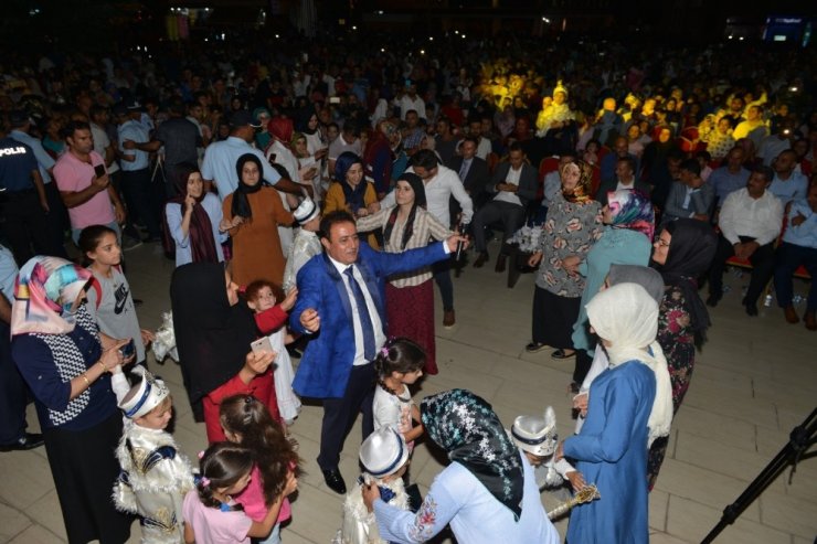 Mahmut Tuncer Dilovası’nı coşturdu