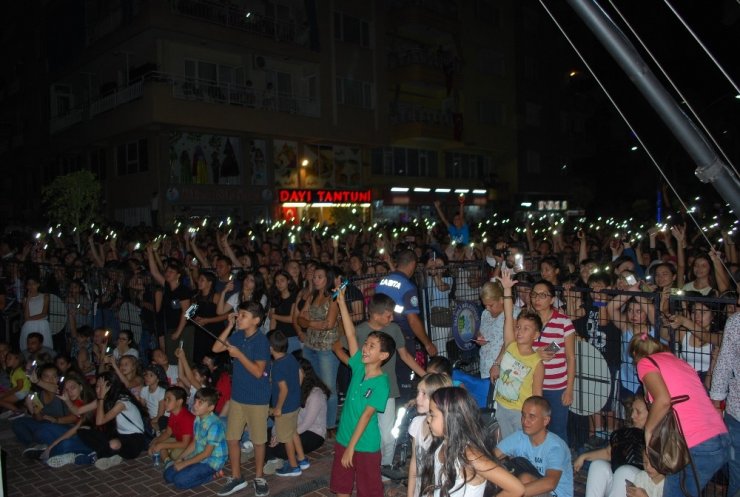 Salihli kurtuluş gününde Buray’la coştu