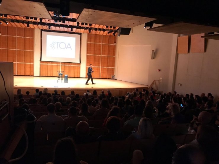 Kaan Sekban’dan ABD’de stand-up gösterisi