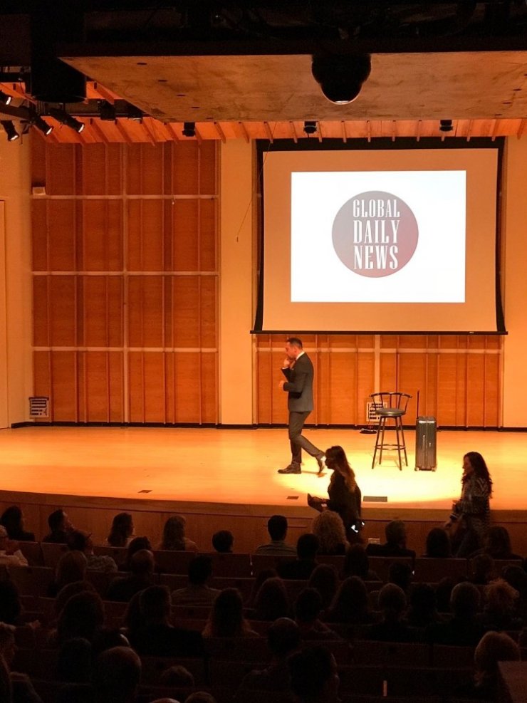 Kaan Sekban’dan ABD’de stand-up gösterisi