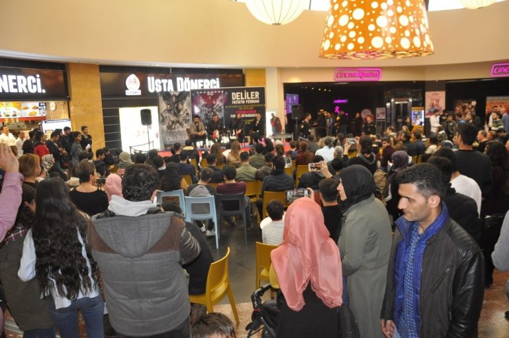 Deliler kervanı Forum Diyarbakır AVM’den geçti