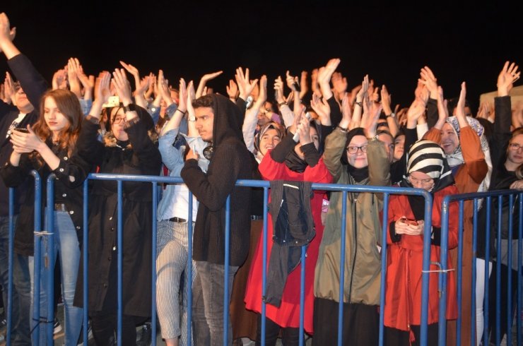 Bahar Şenlikleri muhteşem Gece Yolcuları konseri ile son buldu