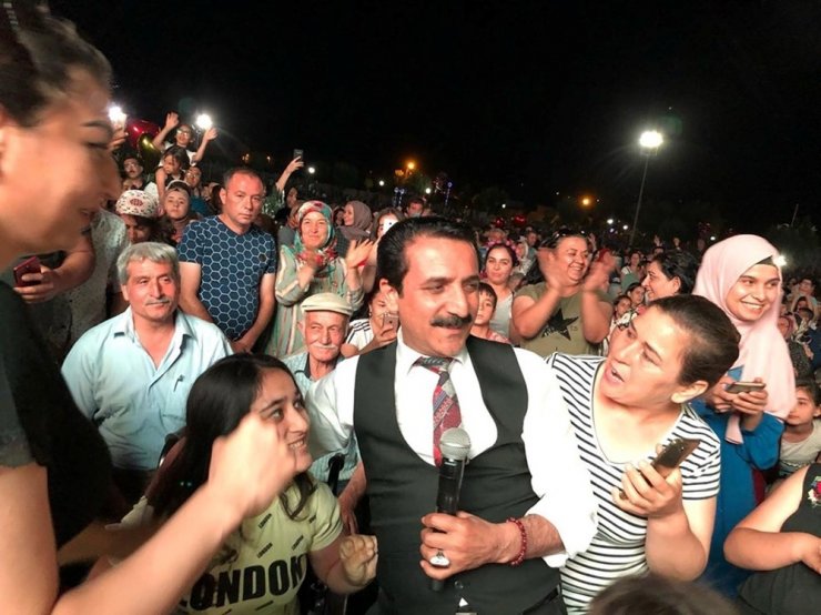 Festivalde Latif Doğan ve Merve Özbey coşkusu