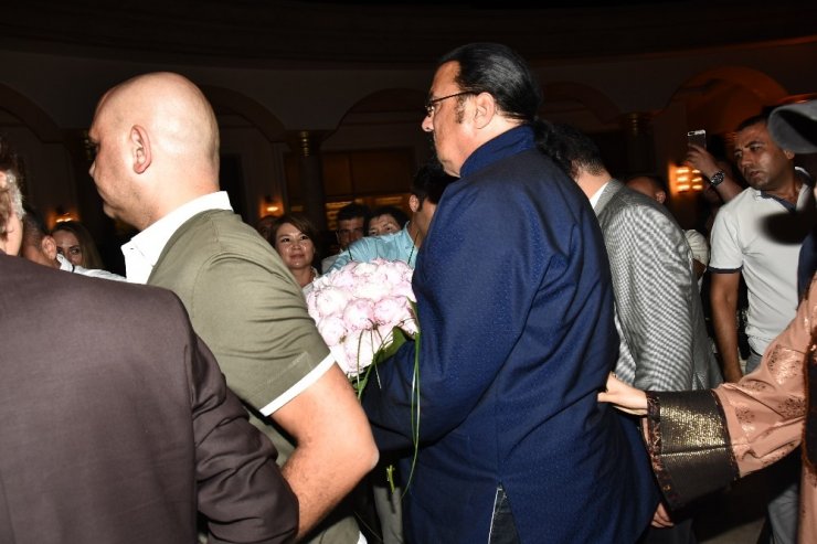 ABD’li aktör Steven Seagal’ın anlamsız kaprisi herkesi şaşırttı