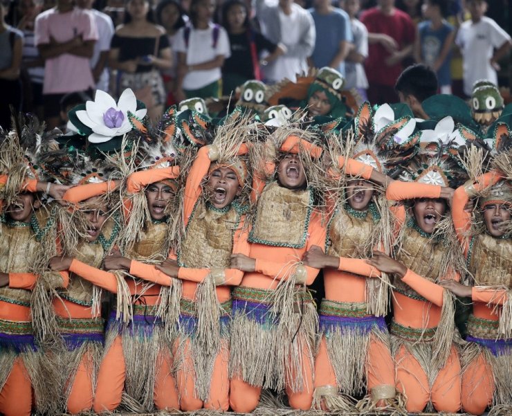 Filipinler’de su zambağı festivali coşkusu yaşanıyor