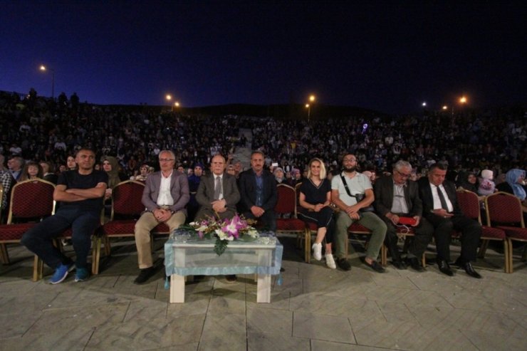 Bayburt’tan Gece Yolcuları geçti