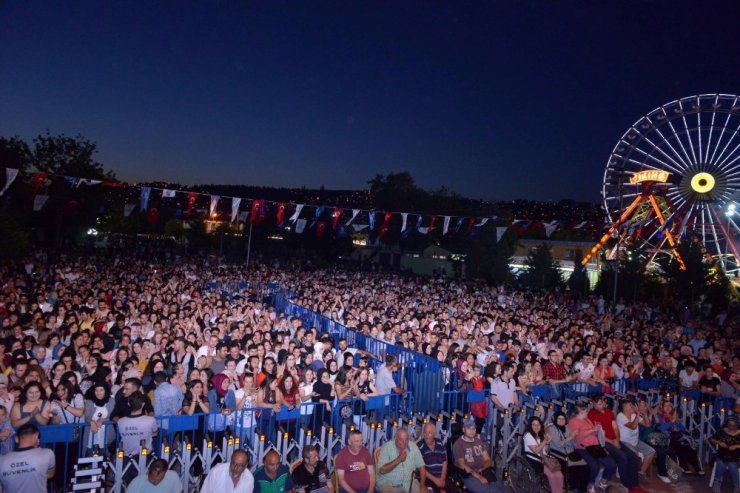 Gece Yolcuları nostalji rüzgarları estirdi