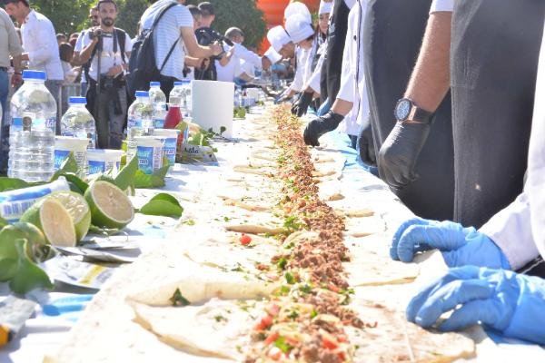 Aşçılık öğrencilerinden 33 metrelik tantuni