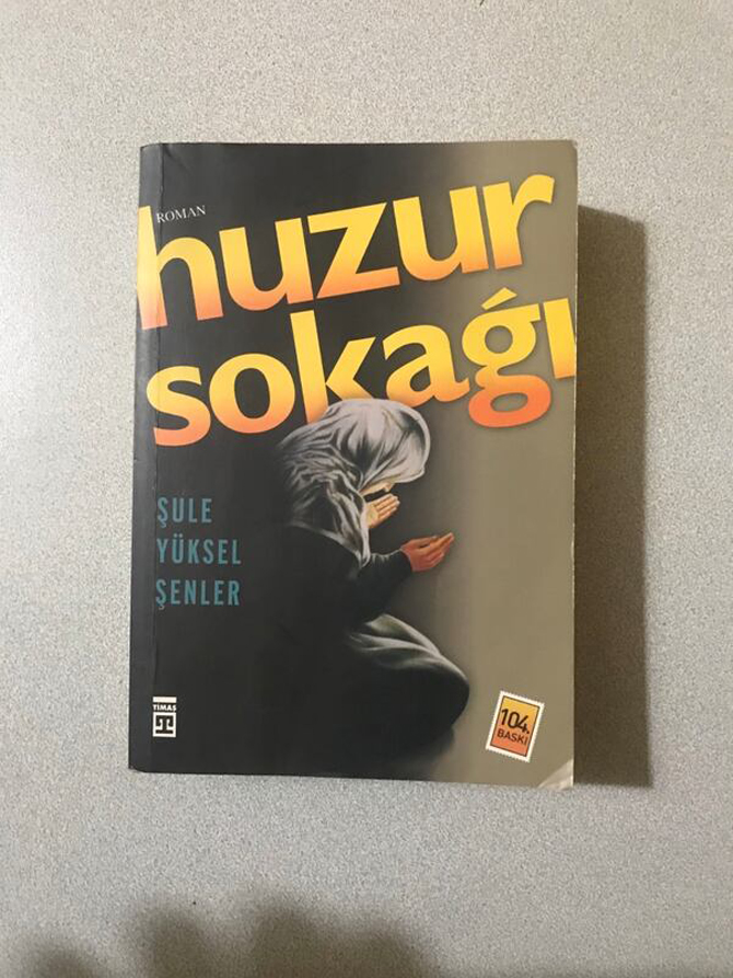 huzur-sokagi-sule-yuksel-senler.jpg